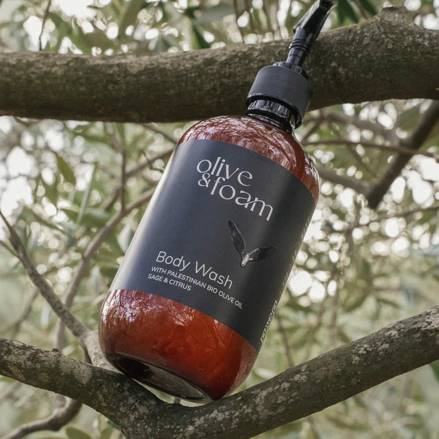 غسول الجسم بزيت الزيتون الفلسطيني من Olive & Foam — الإمارات